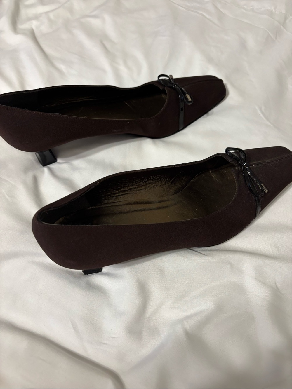Stuart Weitzman Brown Square Toe Kitten Heel Pumps Patent Bow Women’s 11B - Picture 4 of 7